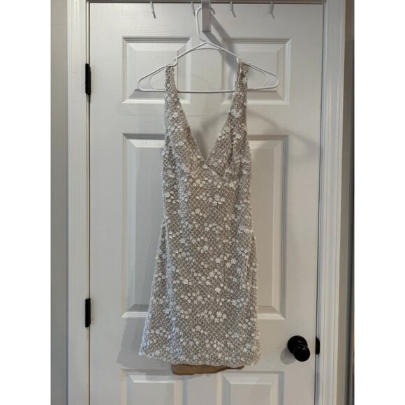 Meshki Louanne Daisy Beaded Mini Dress Size M/Medium - Picture 7 of 9
